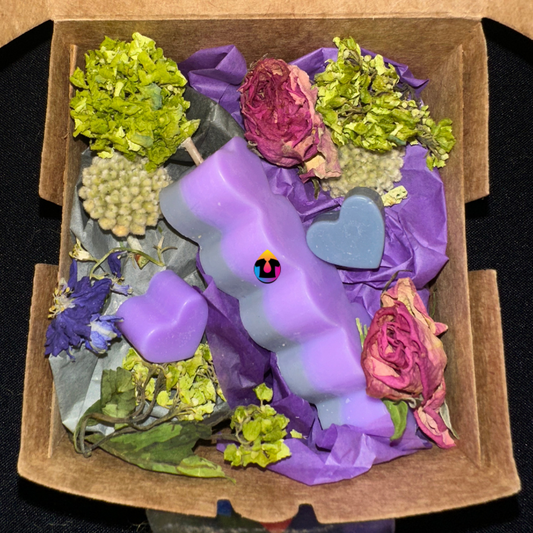 Single Heart Stack Candle | Custom Color & Scent